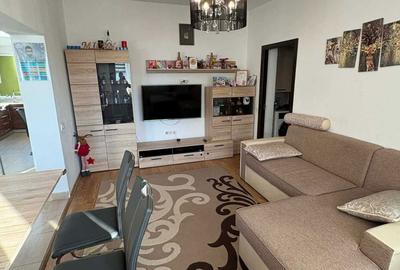 Apartament cu 3 camere decomandat în Decebal
