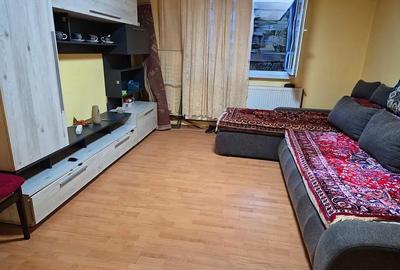 Apartament cu 2 camere semidecomandat, mobilat în Hipodrom 3