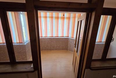Casă cu 9 camere cu Teren 1000 Mp în Mărăcineni - 1