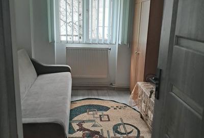 Apartament cu 3 camere semidecomandat în Central - 2
