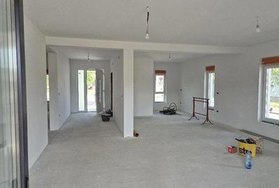 Casă cu Teren 550 Mp în Sânleani - 2