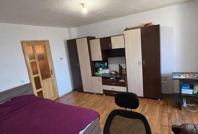 Garsonieră decomandată în Iris - 2