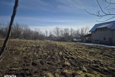 Teren de 2100 mp, în Dâmbul Rotund
