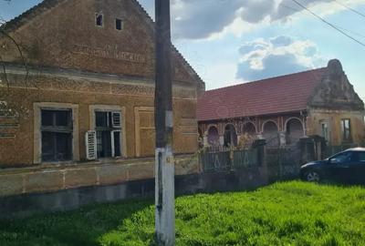 Casa veche in Sarbova. - 2