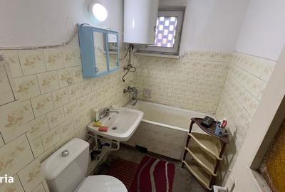 Apartament cu 2 camere decomandat în Petros