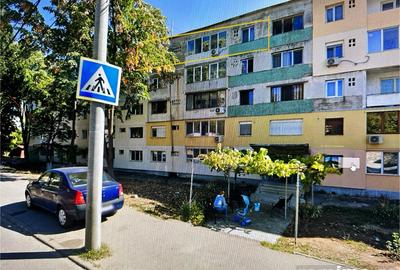 Apartament cu 2 camere semidecomandat în Orșova