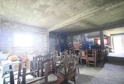 Casă individuală cu 8 camere cu Canalizare în Aroneanu - 11