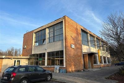 Spațiu comercial, 900 mp în Central