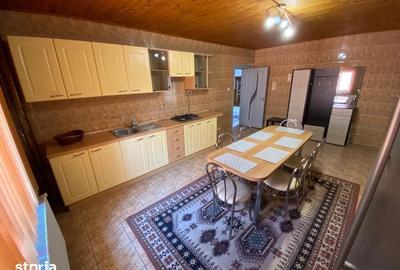 Casă cu 10 camere cu Teren 400 Mp în Central - 12