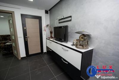 Apartament cu 3 camere decomandat în C5 - 9