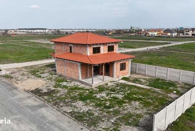Casă cu 4 camere cu Teren 147 Mp în Săcălaz