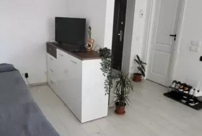 Apartament cu 3 camere decomandat, mobilat în Titan