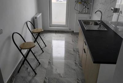 Garsonieră decomandată în Roșu