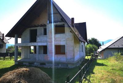 Vilă spațioasă cu vedere panoramică spre Lacul Bâtca Doamnei – Viișoara, Neam - 12