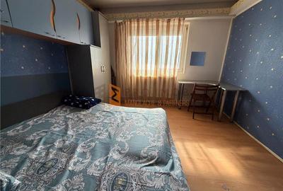 Apartament cu 3 camere decomandat, mobilat în Micro 3 - 4