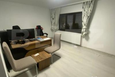 Apartament cu 5 camere decomandat în Micro 3 - 7