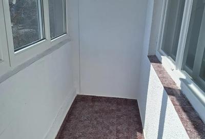 Apartament cu 3 camere semidecomandat în Drumul Taberei - 2