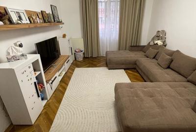 Apartament cu 2 camere decomandat, mobilat în Sălaj