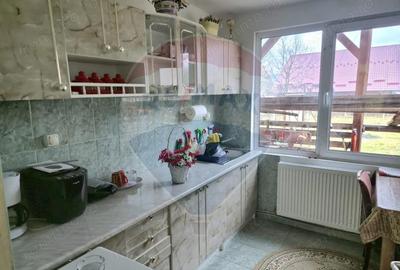 Casă cu 7 camere cu Teren 2104 Mp în Vad - 3