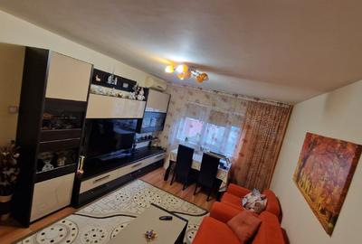 Apartament cu 4 camere decomandat în Calea București - 2