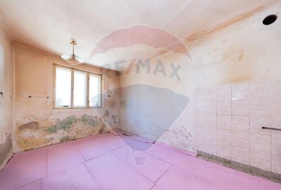Casă cu 2 camere cu Teren 620 Mp în Schei - 4