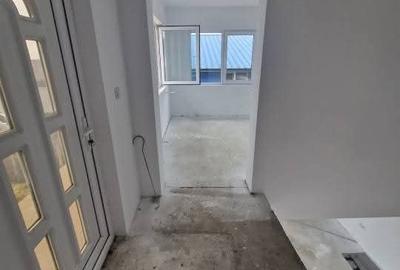 Casă cu 9 camere cu Canalizare în Central - 15