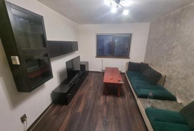 Apartament cu 2 camere decomandat în CET - 11