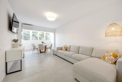 Apartament cu 3 camere semidecomandat în Dorobanți