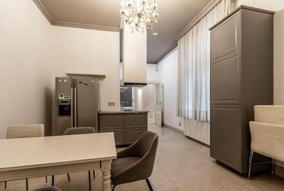 Apartament spatios cu 3 camere de LUX pe Metianu Comision 0 - 10