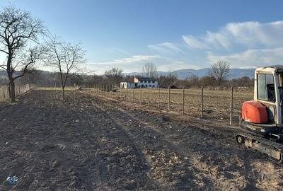 Casă cu 4 camere cu Teren 1000 Mp în Central - 2