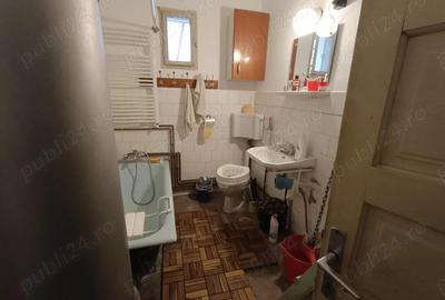 Casă cu 3 camere cu Teren 720 Mp în Central - 1