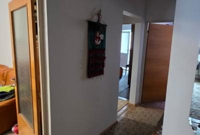 Apartament cu 3 camere decomandat, mobilat în Pieții - 1