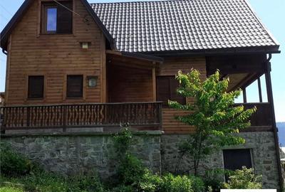 Casă cu 4 camere în Lunca - 3