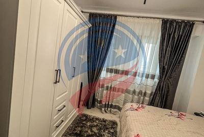 Inchiriez apartament central doua camere - 4