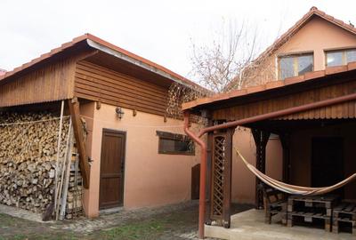 Casă cu 4 camere în Central - 1