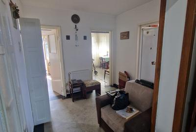 Se vinde apartament decmandat trei camere pret 85000 negociabil - 3