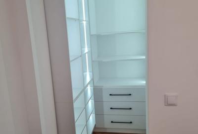 Apartament cu 4 camere semidecomandat în Central - 1