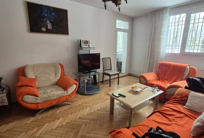 Apartament cu 3 camere în Titan - 1