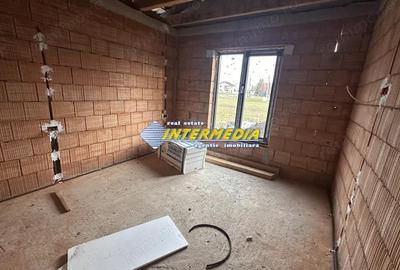 Vanzare Casa Noua la GRI Alba Iulia teren 423 mp toate utilitatile bransate tencuita izolata - 2