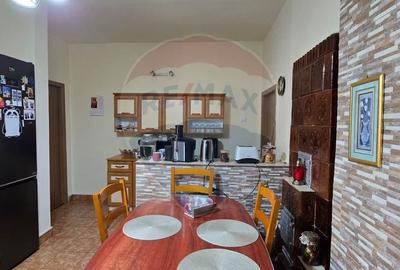 Casă cu 6 camere cu Teren 700 Mp în Central - 20