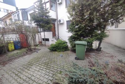 Birou, de 200 mp, în 1 Mai - 12