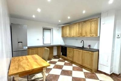 Apartament cu 3 camere decomandat în Târgu Cucu - 1