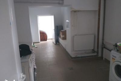 Spațiu comercial, de 700 mp, în Central - 9