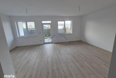 Casă cu 4 camere în Cetate