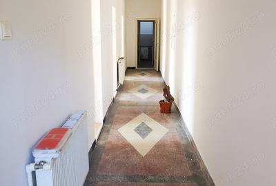 Spațiu comercial, de 500 mp, în Central - 3