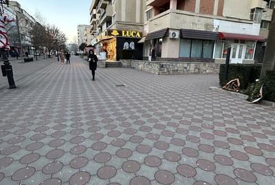 Spațiu comercial, de 50 mp, în Central - 9