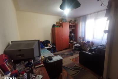 Garsonieră decomandată în Central - 2
