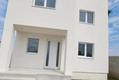 Casă cu 5 camere cu Teren 306 Mp în Malu Mare - 8