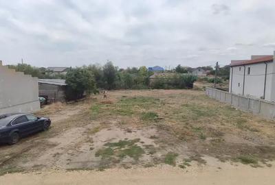Teren de 1000 mp, în Corbu