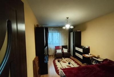 Garsonieră decomandată în Baza 3 - 3